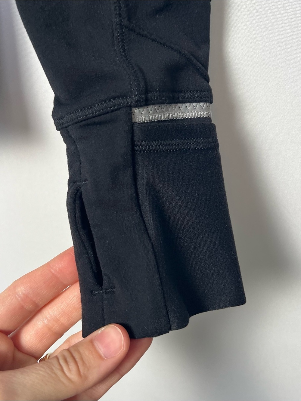 Lululemon Women’s Long Sleeve Half Zip Athletic Pullover Size 4 Black Zip Pocket - Picture 5 of 9